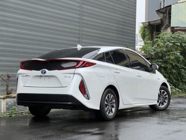 TOYOTA豐田 PRIUS PHV  第3張相片