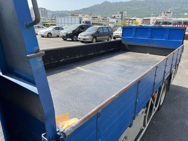 MITSUBISHI三菱 CANTER  第7張相片