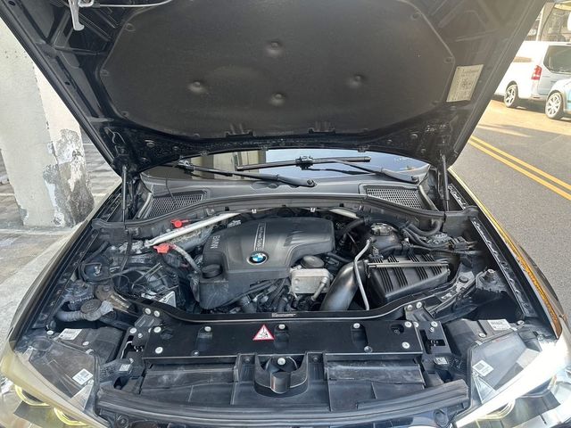 BMW寶馬 X4 XDRIVE28I  第7張相片