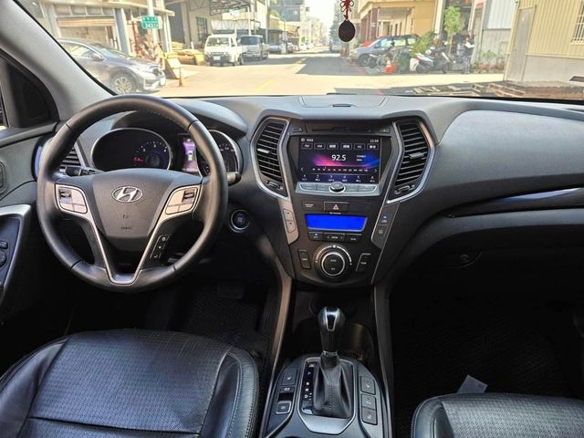 HYUNDAI現代 SANTA FE  第9張相片