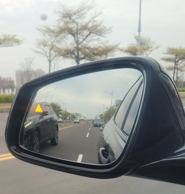 BMW寶馬 118I  第6張相片