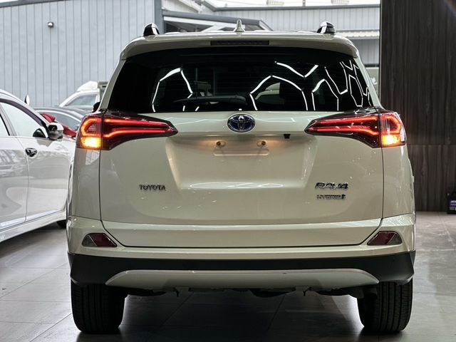 TOYOTA豐田 RAV4  第3張相片