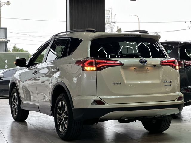 TOYOTA豐田 RAV4  第4張相片