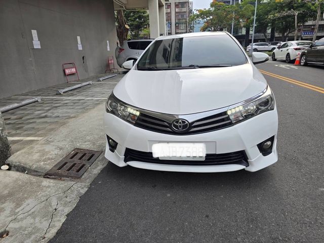 TOYOTA豐田 ALTIS  第2張相片