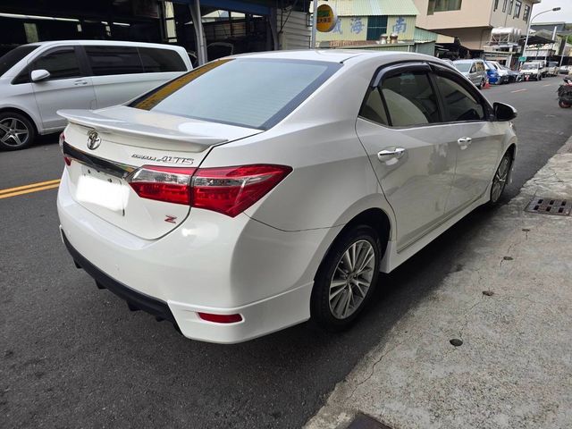TOYOTA豐田 ALTIS  第4張相片