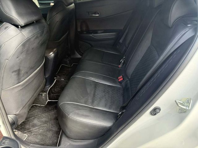 TOYOTA豐田 C-HR  第4張相片