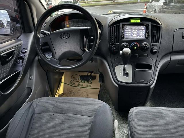 HYUNDAI現代 STAREX  第5張相片