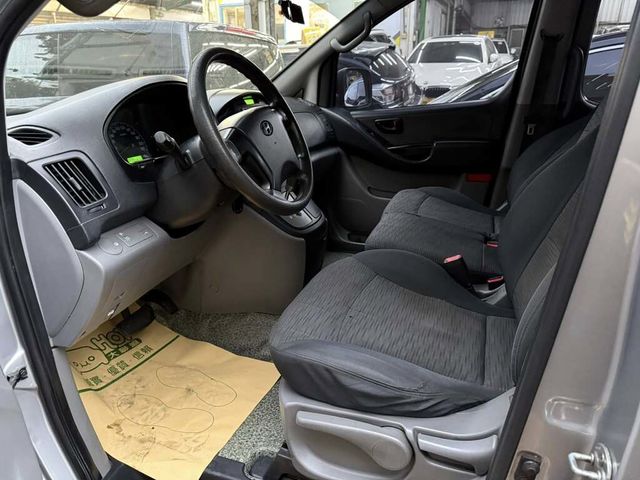 HYUNDAI現代 STAREX  第7張相片