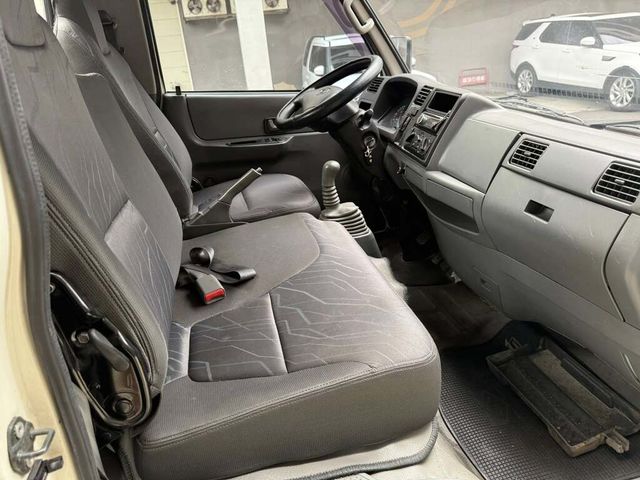 MITSUBISHI三菱 LEADCA  第5張相片