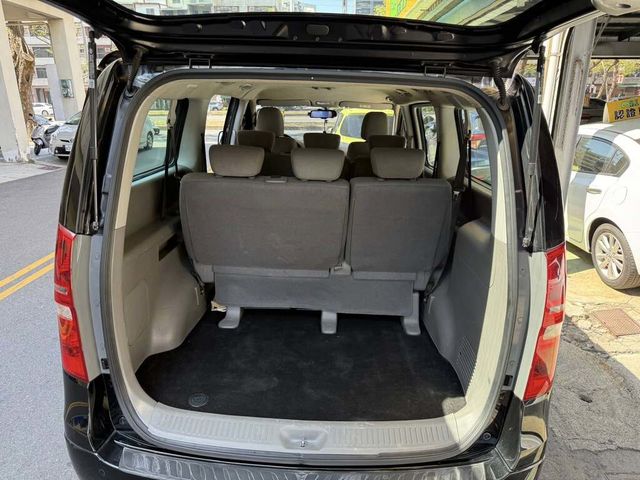 HYUNDAI現代 STAREX  第6張相片