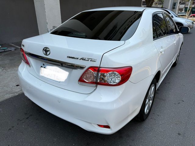 TOYOTA豐田 ALTIS  第2張相片