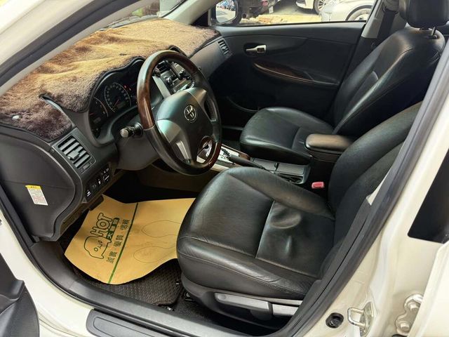 TOYOTA豐田 ALTIS  第3張相片