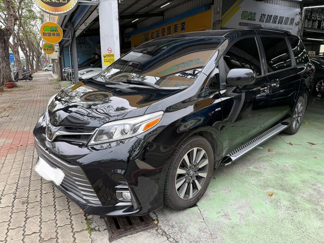 TOYOTA豐田 SIENNA  第1張相片