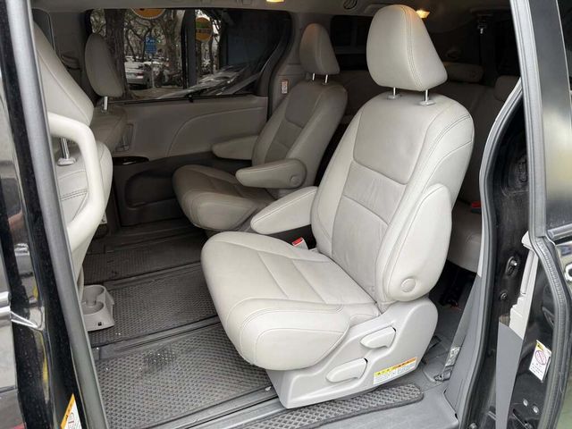TOYOTA豐田 SIENNA  第8張相片