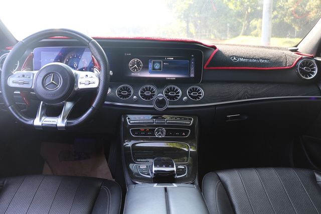 M-BENZ賓士 E300  第5張相片