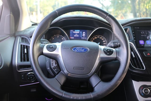 FORD福特 FOCUS  第6張相片