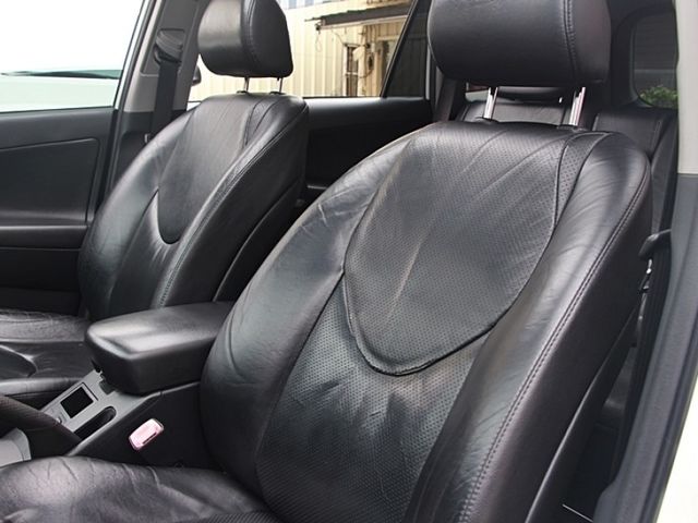 Toyota RAV4  第12張相片