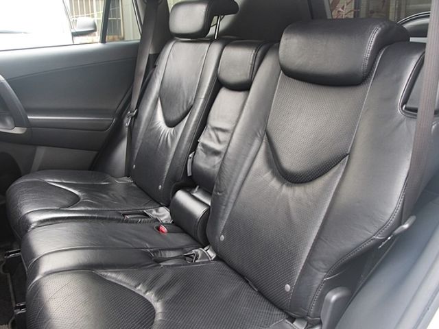 Toyota RAV4  第13張相片