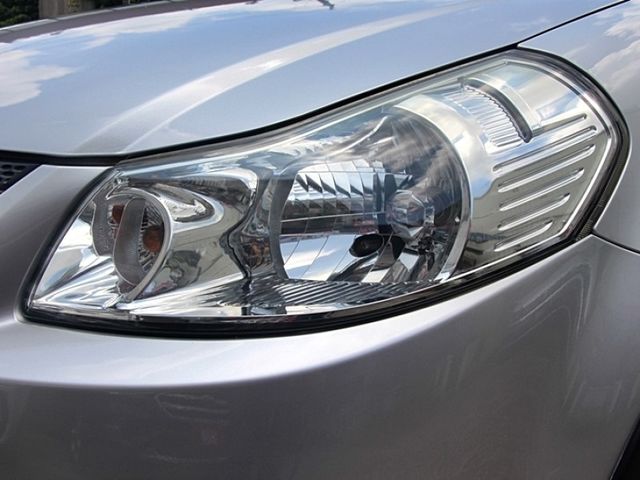 Suzuki SX4  第8張相片