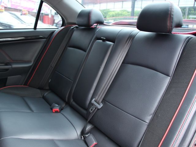 Mitsubishi Lancer  第12張相片