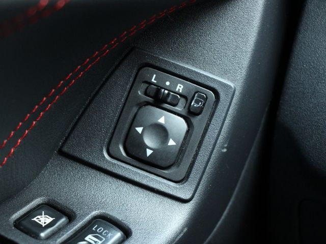 Mitsubishi Lancer  第16張相片