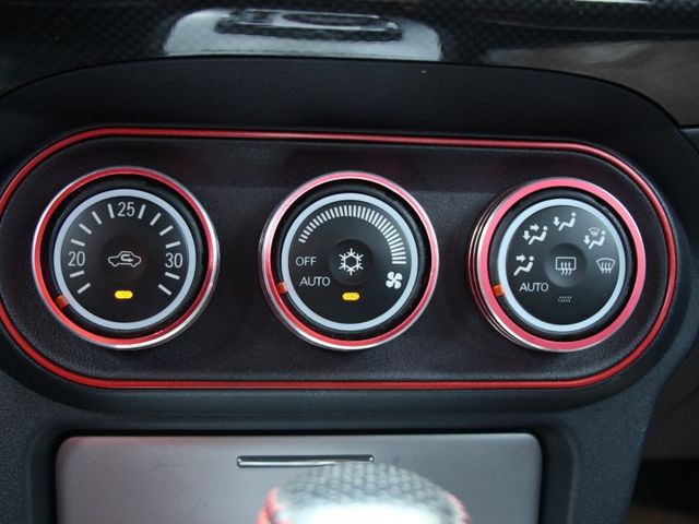Mitsubishi Lancer  第22張相片