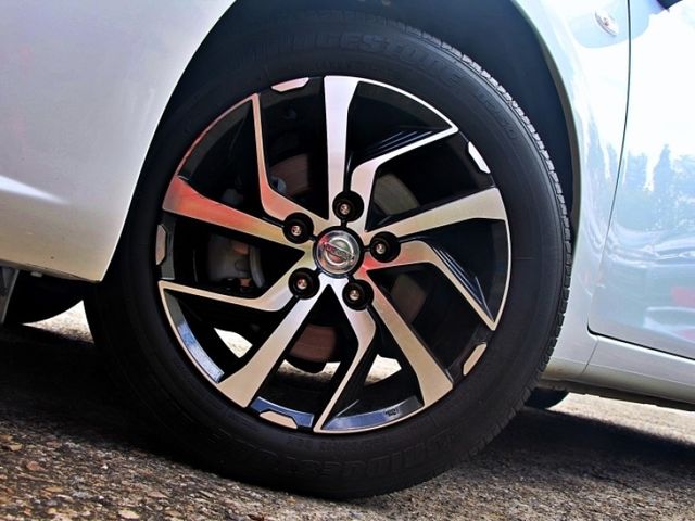 Nissan Tiida  第7張相片
