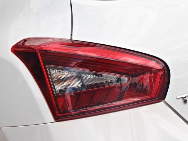 Nissan Tiida  第8張相片