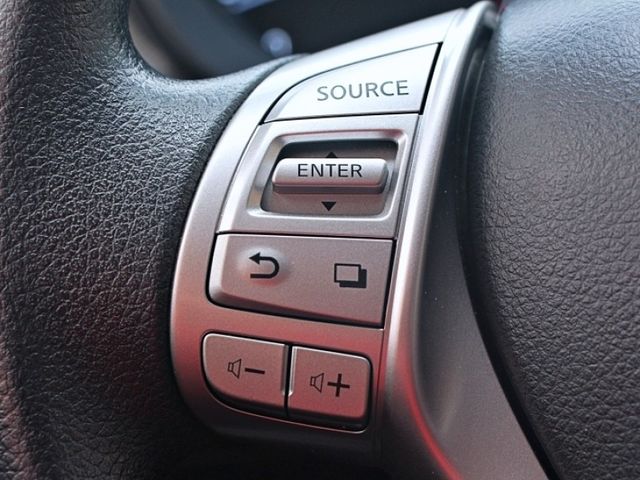 Nissan Tiida  第18張相片