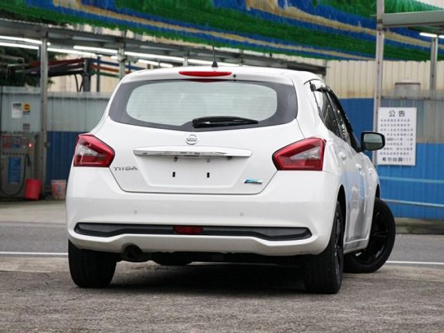 Nissan Tiida  第5張相片