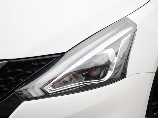 Nissan Tiida  第8張相片