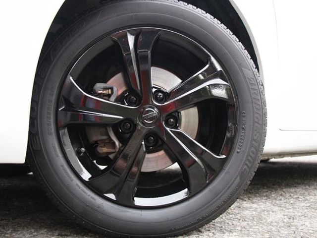 Nissan Tiida  第10張相片