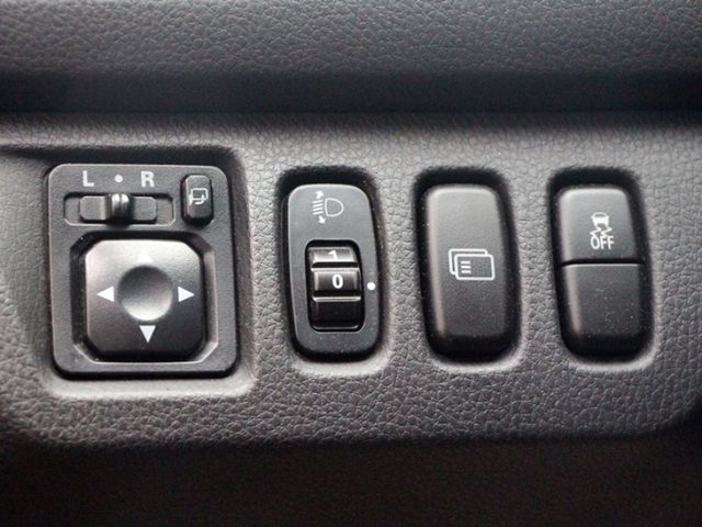 Mitsubishi Lancer  第12張相片