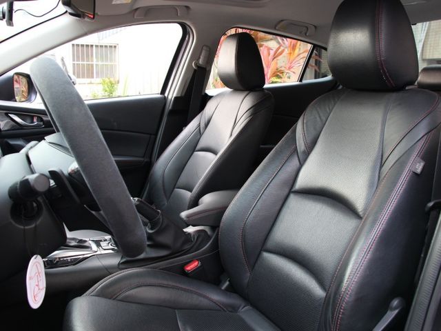 Mazda Mazda3  第8張相片