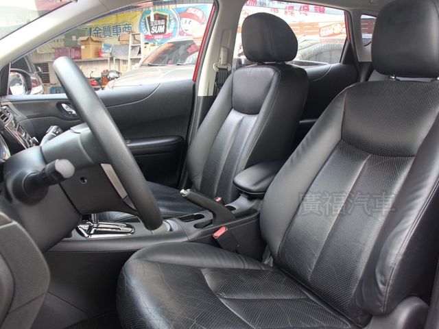 Nissan Tiida  第9張相片