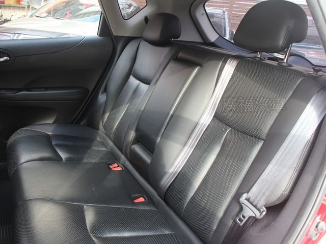 Nissan Tiida  第12張相片