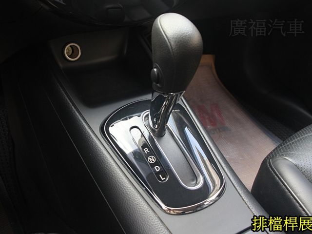 Nissan Tiida  第14張相片