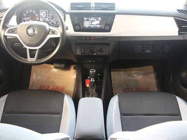 Skoda Fabia  第8張相片