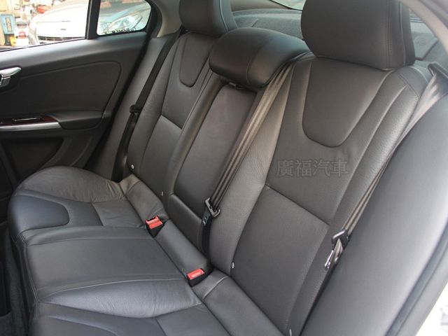 Volvo S60  第10張相片