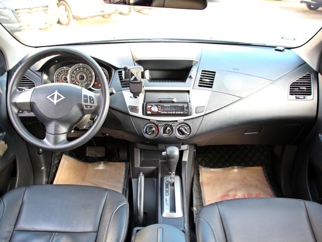 Mitsubishi Zinger  第11張相片