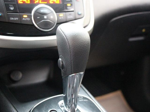 Nissan Tiida  第7張相片