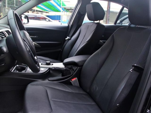 BMW/ 寶馬 318d  第13張相片
