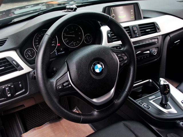 BMW/ 寶馬 318d  第15張相片