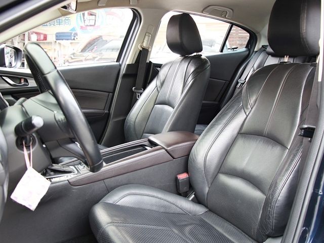 Mazda Mazda3  第7張相片