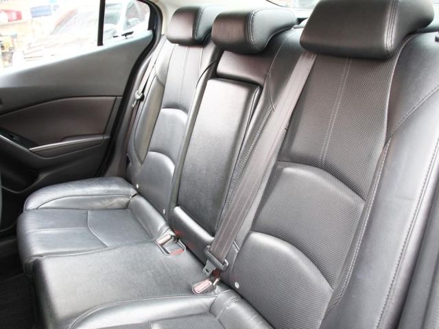 Mazda Mazda3  第8張相片