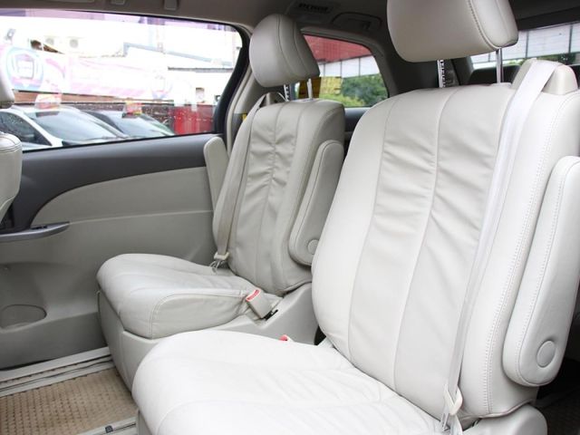 Toyota Previa  第8張相片