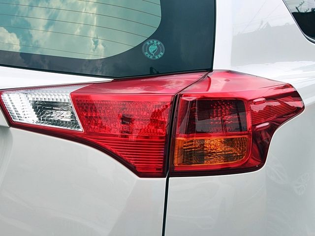 Toyota RAV4  第18張相片