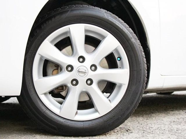 Nissan Tiida  第9張相片