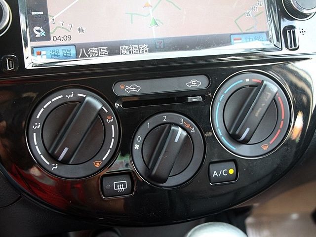 Nissan Tiida  第17張相片