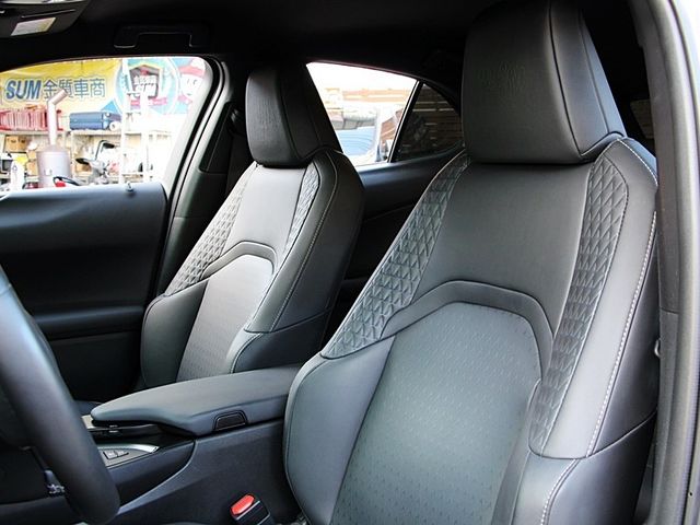 Lexus UX  第5張相片